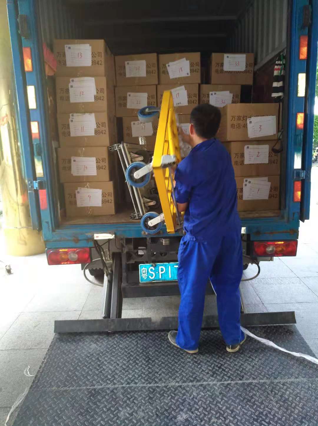  在丽江搬场怎么办，bifa必发集团搬场公司通知你！